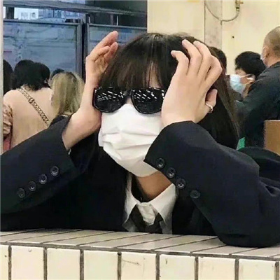 库尔勒伴游女生冯萧玉的资料