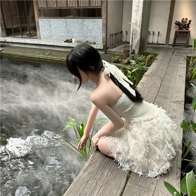 库尔勒伴游女生仇吉月的资料